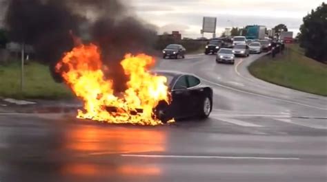 Tesla Model S Fire Two Tesla Model S On Fire At Super Charger Station