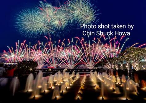 Ndp2025 - Preview 1 fireworks @ Fullerton hotel beside fountain., The ...