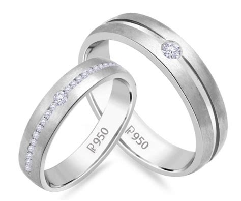 Top Latest Picks: Celebrate Your Enduring Bond with Dazzling Diamond Bands!