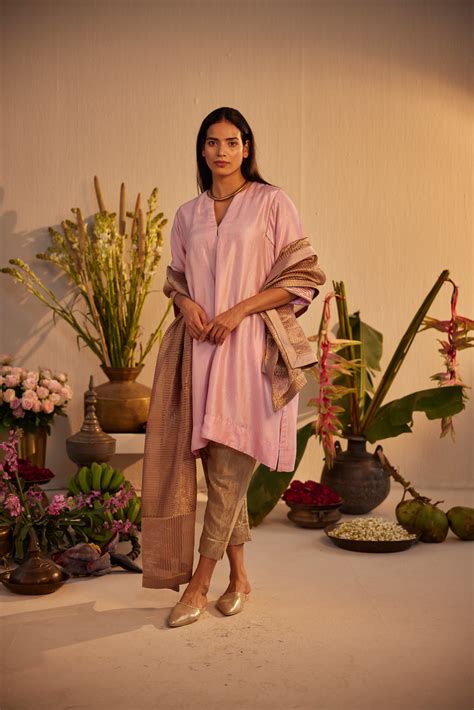 Dupatta in Nude Tissue Stripes – Shorshe Clothing