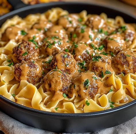swedish meatballs served with egg noodles – Recipe quick and easy