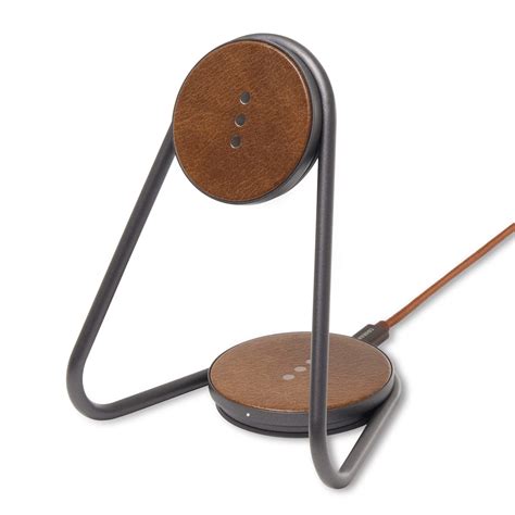 Courant Mag 2 Classics Wireless Charging Stand Italian Leather 2 ...