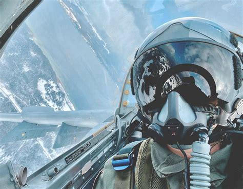 Fighter Pilot Cockpit 的图像结果