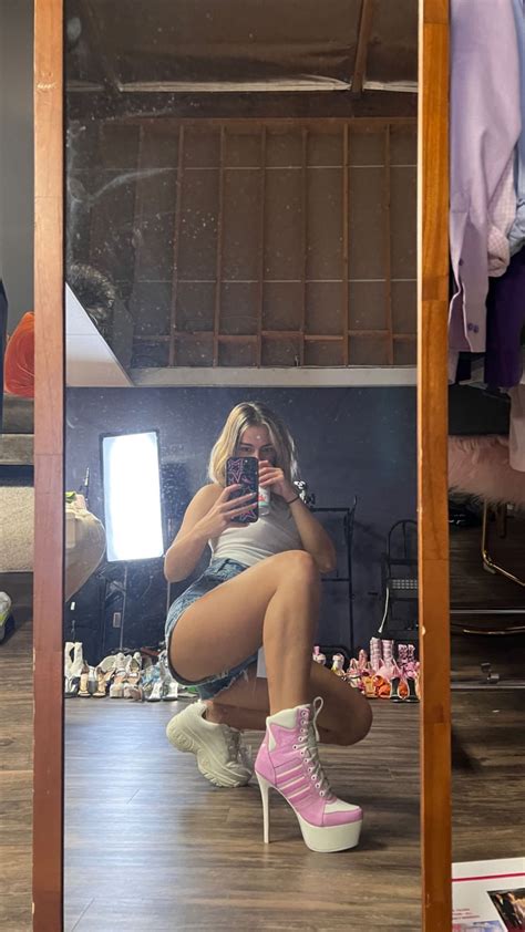 ADDISON RAE – Instagram Photos 01/03/2022 – HawtCelebs