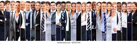 Business People Smiling in Group Photo 的图像结果