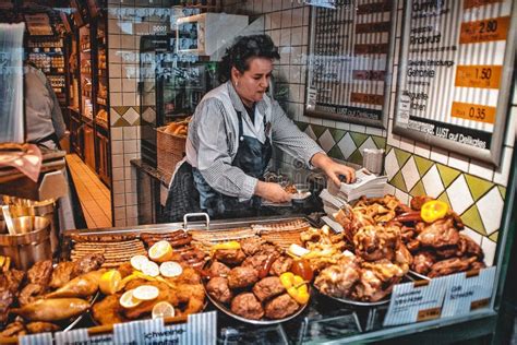 Local Street Shops 的图像结果