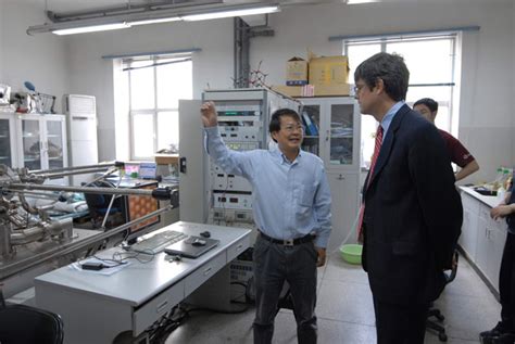 美国橡树岭国家实验室主任访问物理所 - 中国科学院物理研究所