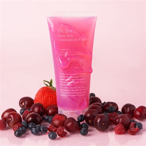 Berry Jelly Cleansing Gel Foam (200g) - maccaron