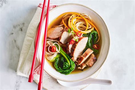 Long noodle soup with barbecue pork