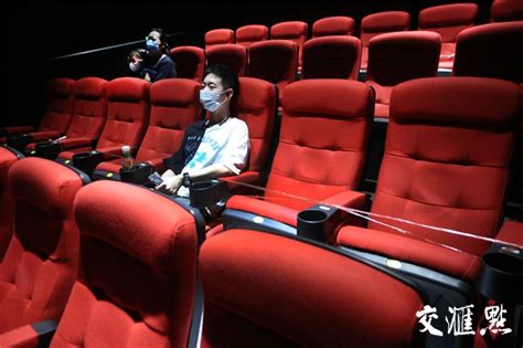 探访上海首批“24小时影院”|“夜行动物”的深夜新选择——夜场电影 - 周到上海