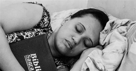 Not Getting Enough Deep REM Sleep May Make You Forget Things