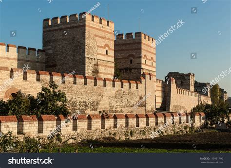 7,147 Walls Of Constantinople Images, Stock Photos, 3D objects ...