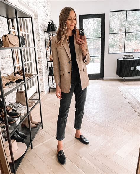 Business Casual Outfits with Jeans for Women 的图像结果