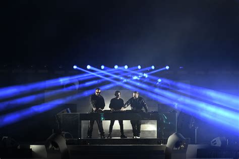 ‘Bad Shabbos’ review: Farce, faith collide in hilarious Jewish comedy