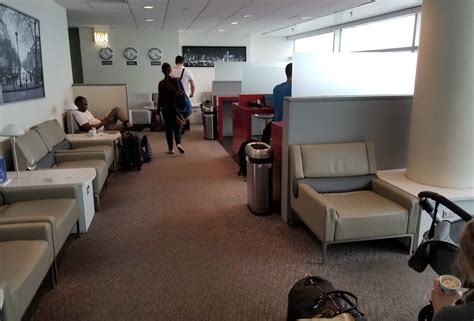 Chicago O'Hare / ORD Air France lounge review (Priority Pass ORD ...