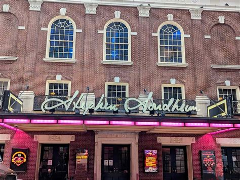 Guide to accessibility at Broadway theatres | New York Theatre Guide