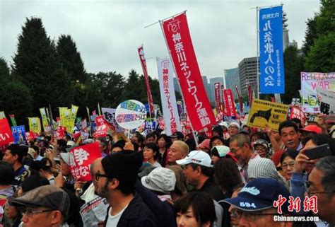 日本各地民众加入“百万人大行动” 抗议安保法案-搜狐新闻