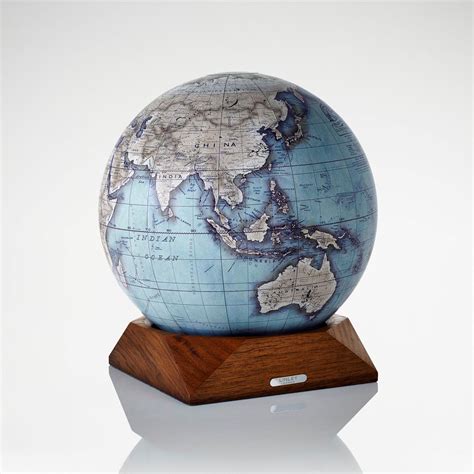 Small Desk Globe 的图像结果