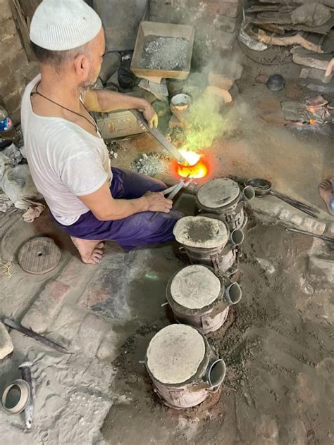 In India’s ‘Brass City’, an Overwhelmingly Muslim Workforce Stares at a ...