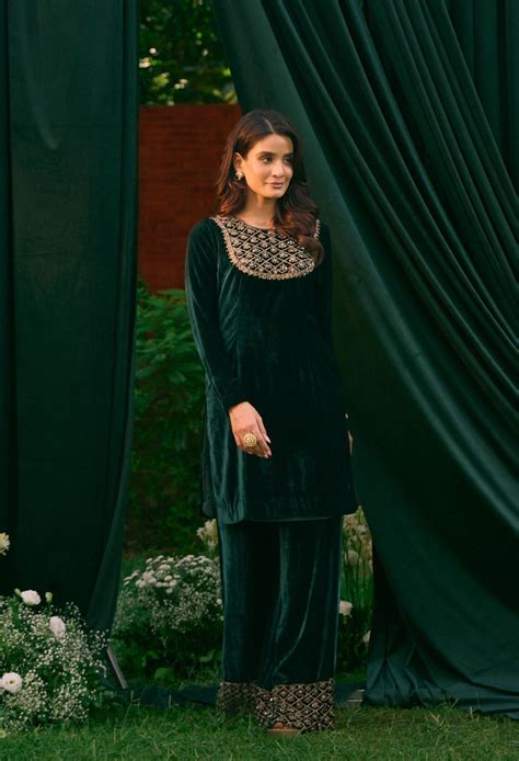 Shop Designer Dresses For Women Online: Astha Narang