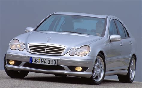 2000 Mercedes-Benz CLK Class 2-Door Coupe 3.2L