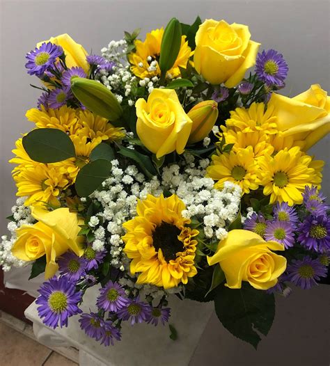 Pictures Of Yellow Flowers Bouquet at Madison Calder blog