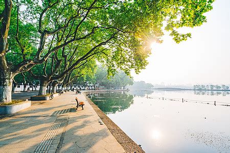 航拍杭州景区天都城小埃菲尔铁塔高清摄影大图-千库网