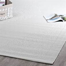 tappeti maison du monde tappeto bianco da esterno in polipropilene 180 x 270 cm tappeti maison du monde tappeto bianco da esterno in polipropilene 180 x 270 cm