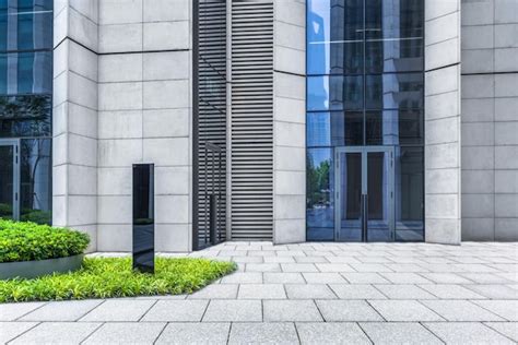 City Building Exterior 的图像结果