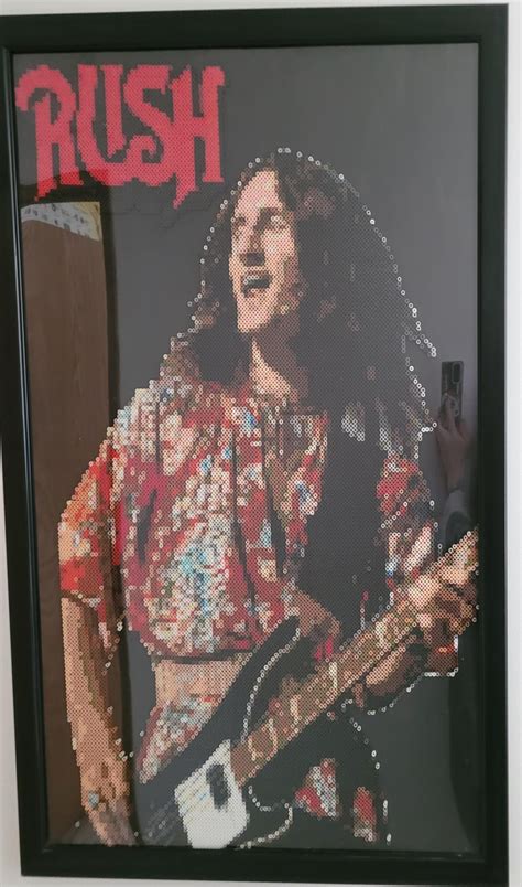 Geddy beadsprite (13,000 beads) : r/rush