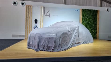 Live updates: BMW i4 launch, price reveal, interiors, range ...