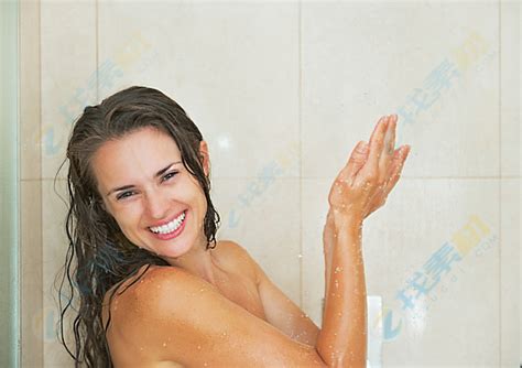 女孩洗澡的时发现自己可以控制水，寄生虫钻入身体浑然不知_腾讯视频
