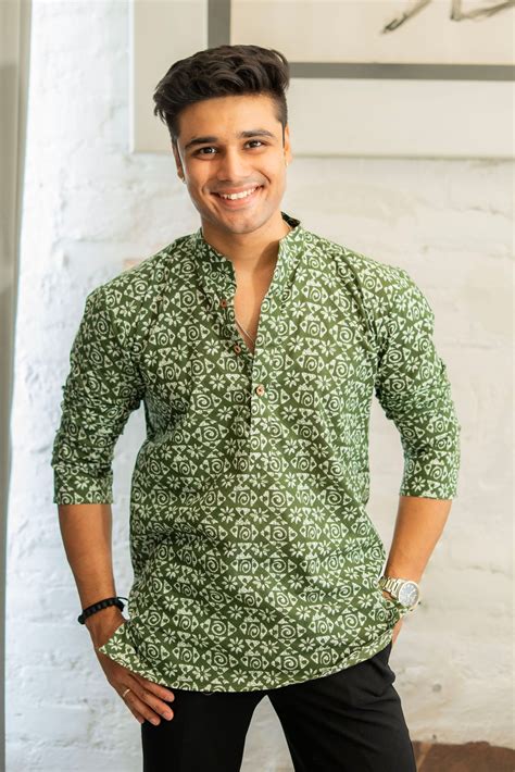 Shasak Clothing: Buy Leaf Printed Blue Short Kurta for Men