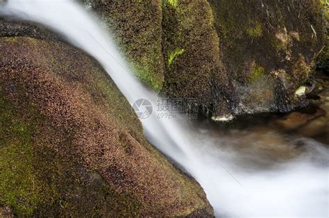 山涧流水的美丽风景高清图片下载-正版图片507069904-摄图网