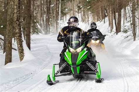 Snowmobiling Alberta 的图像结果