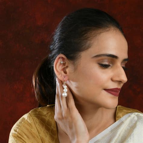 Ivory Whispers Pearl Earrings – Totapari
