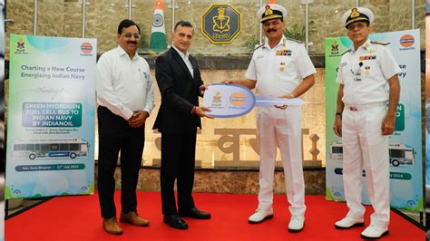 IOCL Hands Over Hydrogen Bus To Indian Navy For Trials | Times Drive