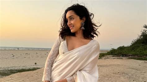 Watch Shraddha Kapoor Give Befitting Response To Journalist Annoying ...