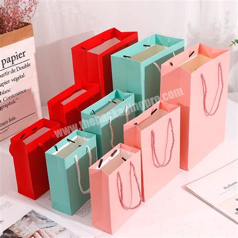 Hand Carry Paper Box Packaging Design 的图像结果