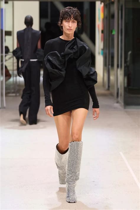 Paris Fashion Week: The Latest From The Runway - A&E Magazine