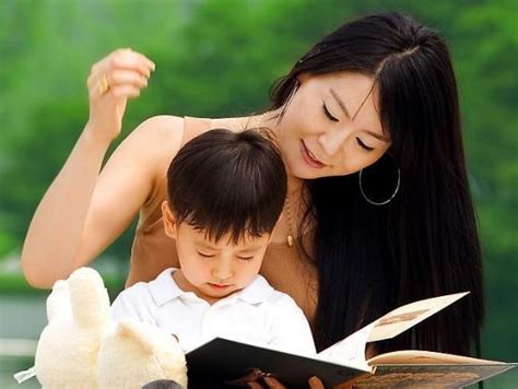 低龄留学有优势 陪读政策吸引众多家长