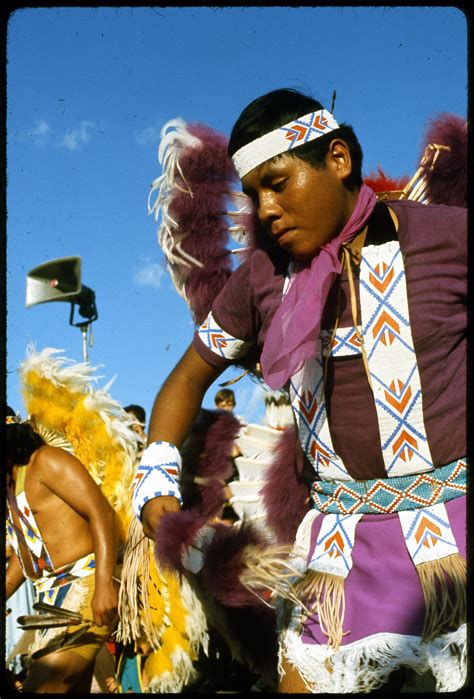 [Alabama-Coushatta Indian Tribal Dancers] - The Portal to Texas History