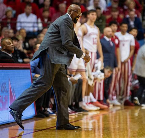 Indiana basketball coach Mike Woodson stepping down after 2024-25 season