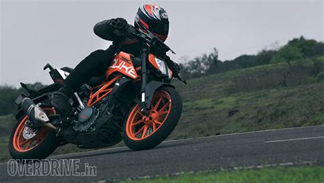 2017 KTM 390 Duke road test review - Overdrive