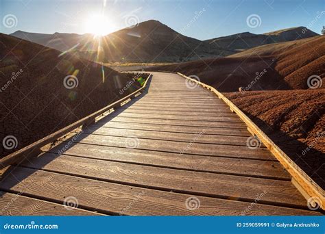 John day hills imagen de archivo. Imagen de destinaciones - 259059991