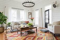 Magnolia Living Room Designs by 20 Magnolia Home Living Rooms For Inspiration Magnolia Living Room Designs