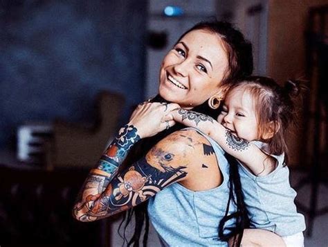 8 pictures that redefine motherhood | The Times of India