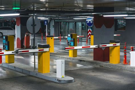 Barrier in the field of public safety Hitech Barrier Guide.