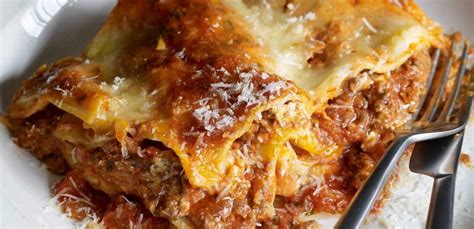 Lasagne al ragù classiche, la ricetta originale al forno  