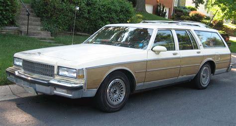 1990 Chevrolet Caprice Classic Brougham - Sedan 5.0L V8 auto
